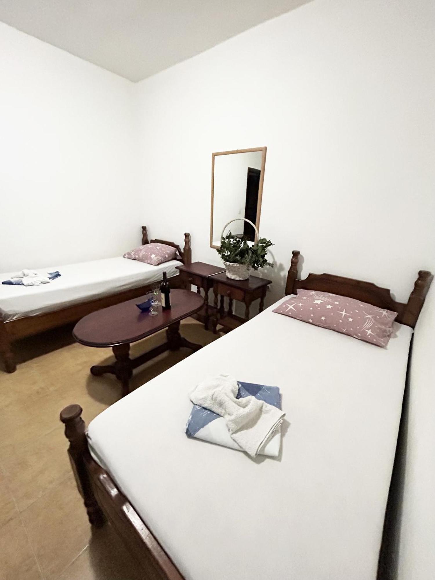 Restaurant & Apartments Jug Сутоморе Екстериор снимка