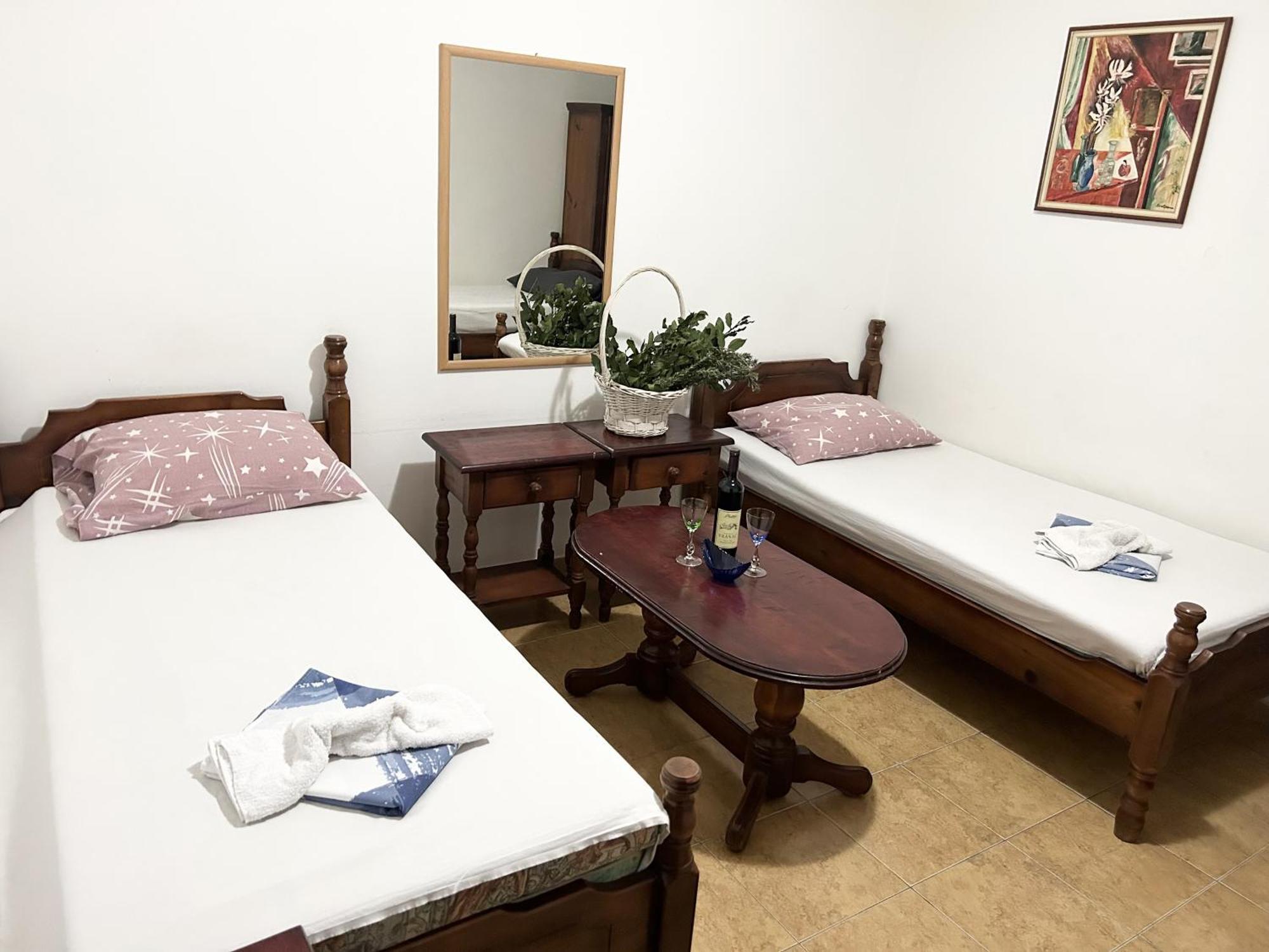 Restaurant & Apartments Jug Сутоморе Екстериор снимка