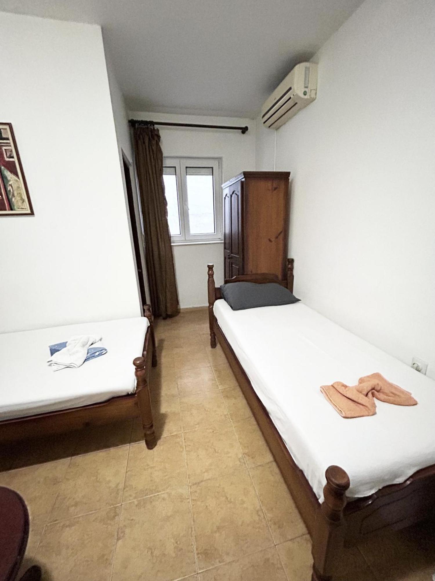 Restaurant & Apartments Jug Сутоморе Екстериор снимка