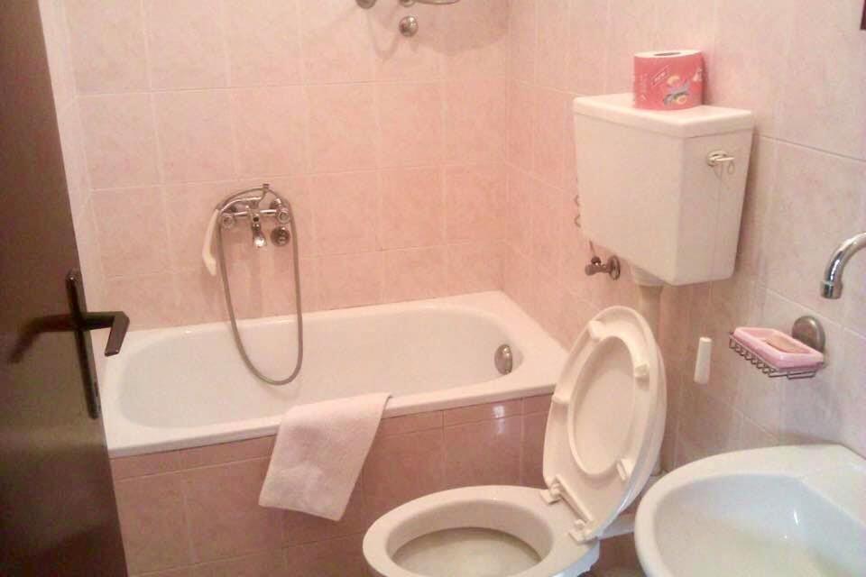 Restaurant & Apartments Jug Сутоморе Екстериор снимка